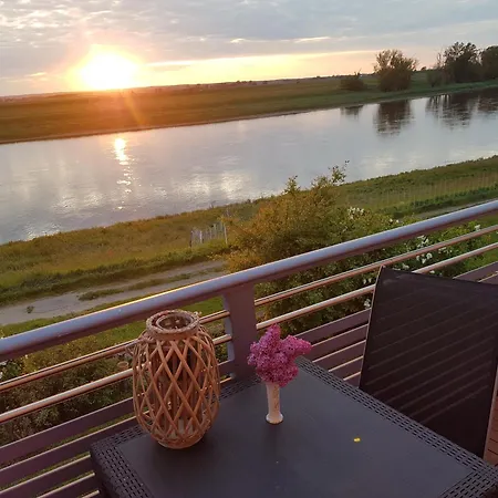 아파트 Gaestewohnung Elbblick - Reinkommen, Wohlfuehlen Und Den Ausblick Geniessen