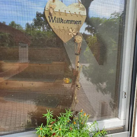 Gaestewohnung Elbblick - Reinkommen, Wohlfuehlen Und Den Ausblick Geniessen *