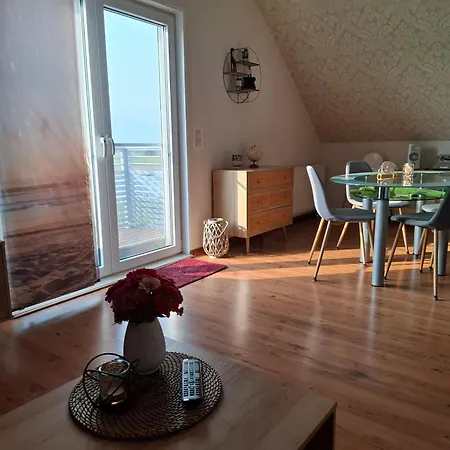 Gaestewohnung Elbblick - Reinkommen, Wohlfuehlen Und Den Ausblick Geniessen